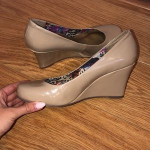Nude wedge heel
